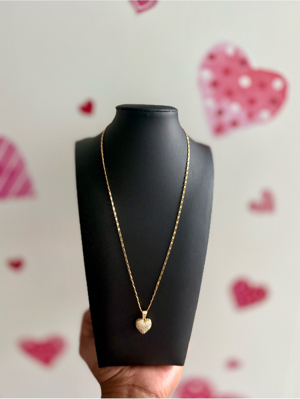 Gold Heart Pendant Necklace - Classic Women's Jewelry